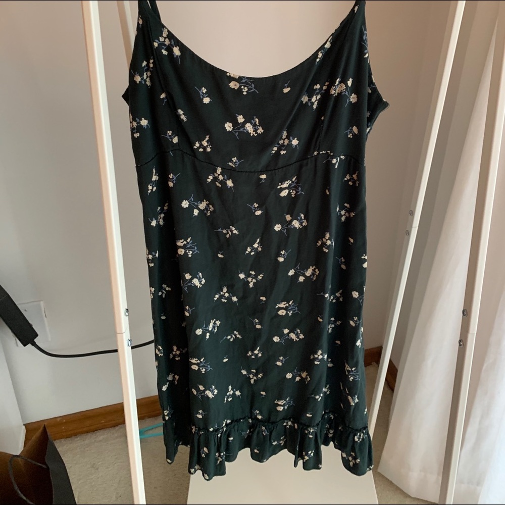 BRANDY MELVILLE green sundress NEVERWORN